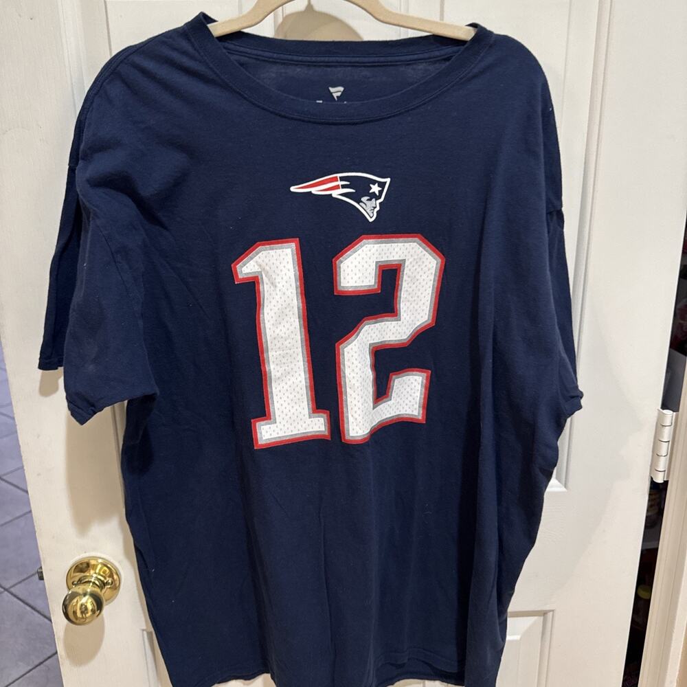 NFL New England Patriots Tom Brady #12 Fanatics T-Shirt Men's size 2-XL EUC